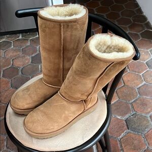 Tan Ugg Shearling-Lined Boots